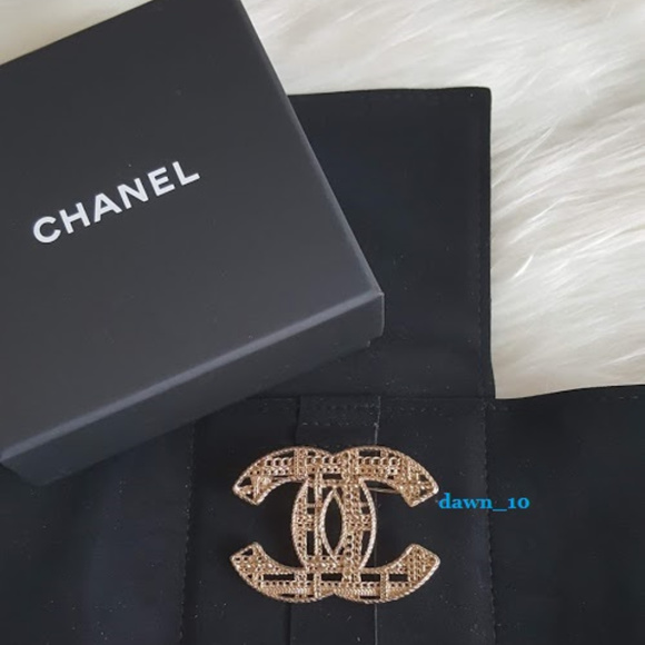 Chanel Tweed Chain Brooch, Light Gold. - Picture 6 of 10